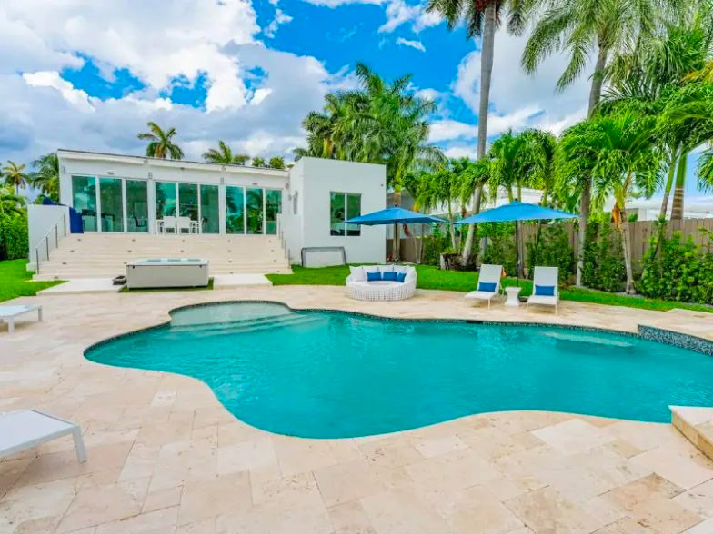 Airbnb Condo Staging Miami, FL