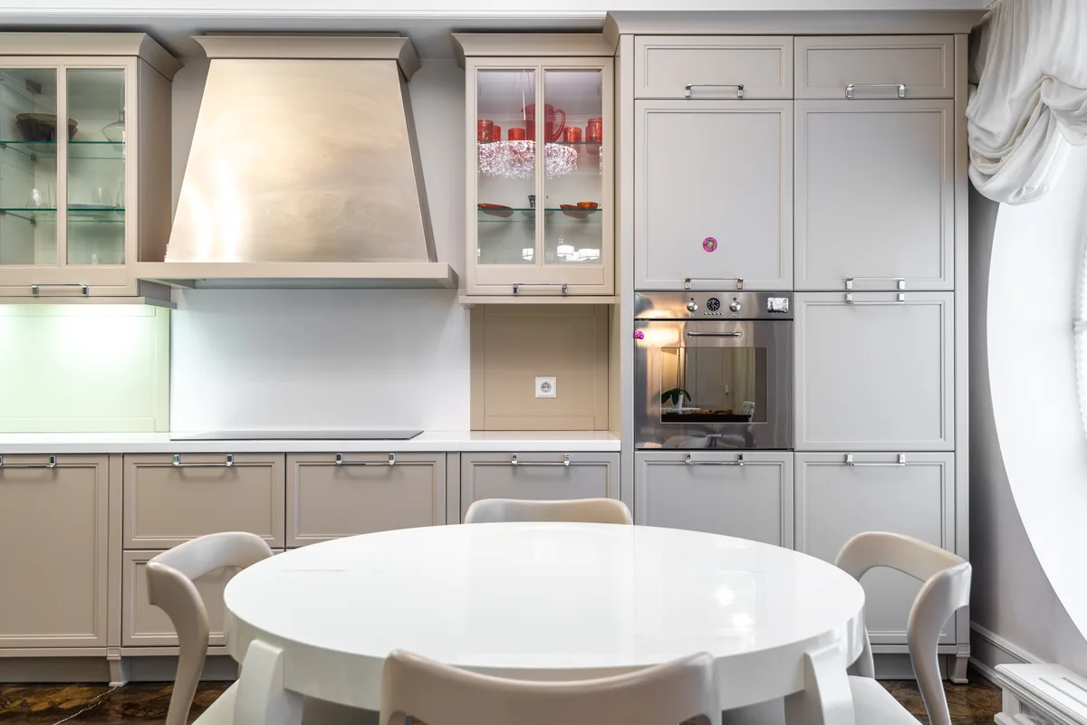 AvantStay management fees, Vacation rental kitchen in a professionally managed property
