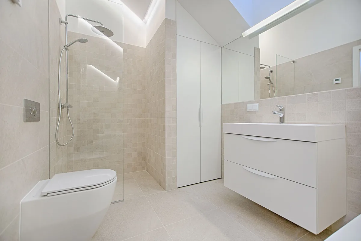 SEA Getaways alternatives for Airbnb owners, Modern bathroom in a short-term rental