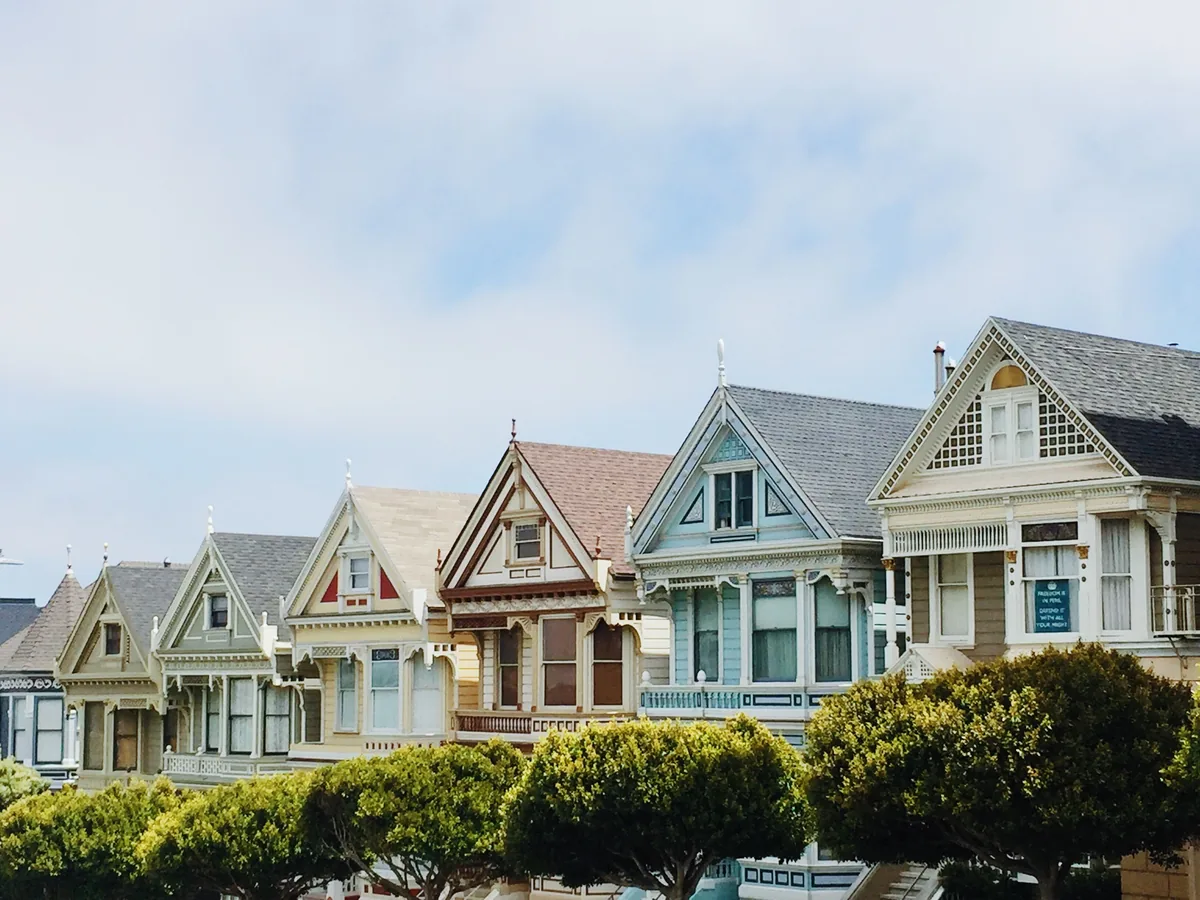 Fairly alternatives for Airbnb owners, Row of Victorian houses in a US city