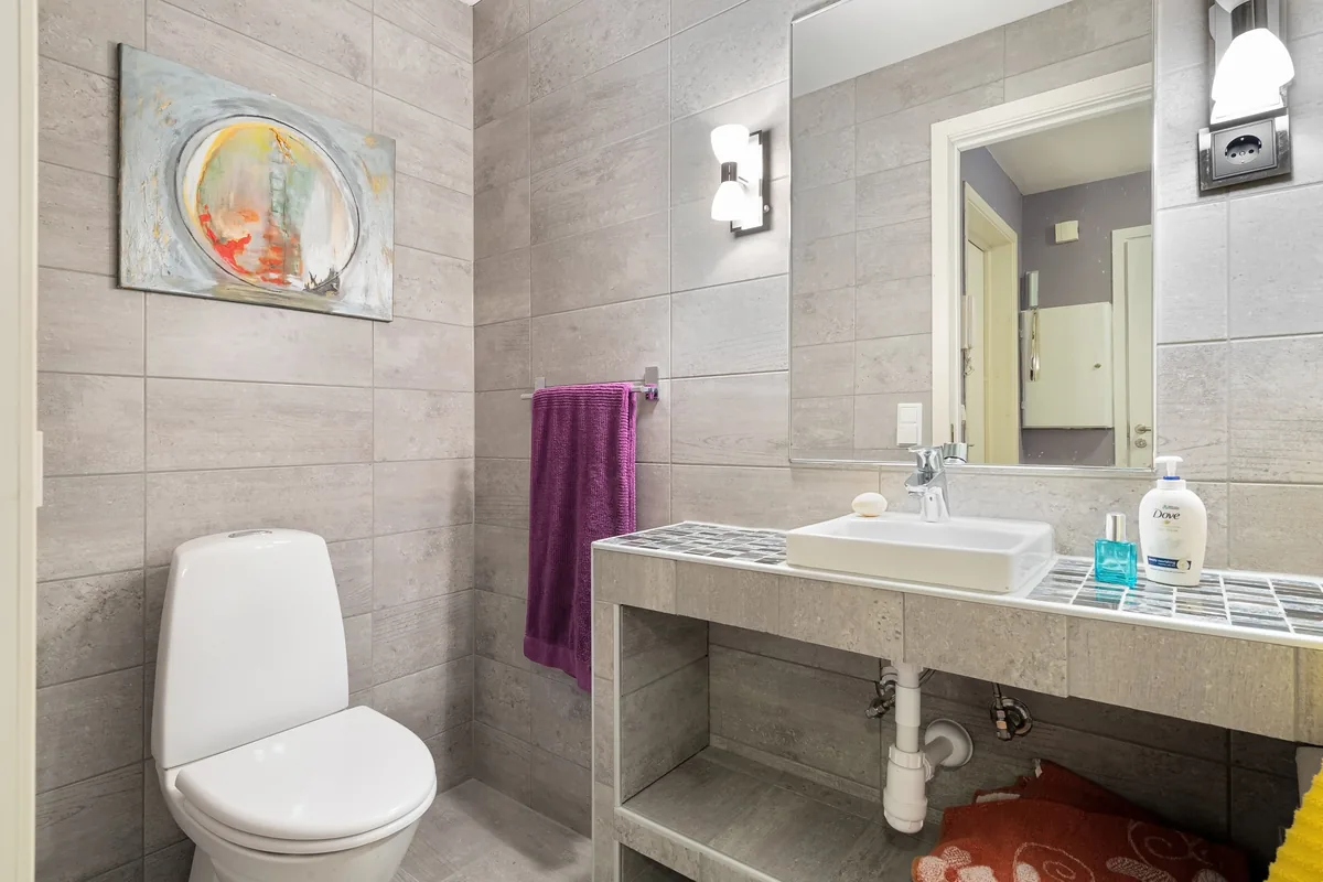 Bathroom, basin and mirror — Airbnb Occupancy Rate by City: 2026 Averages and How to Improve Yours