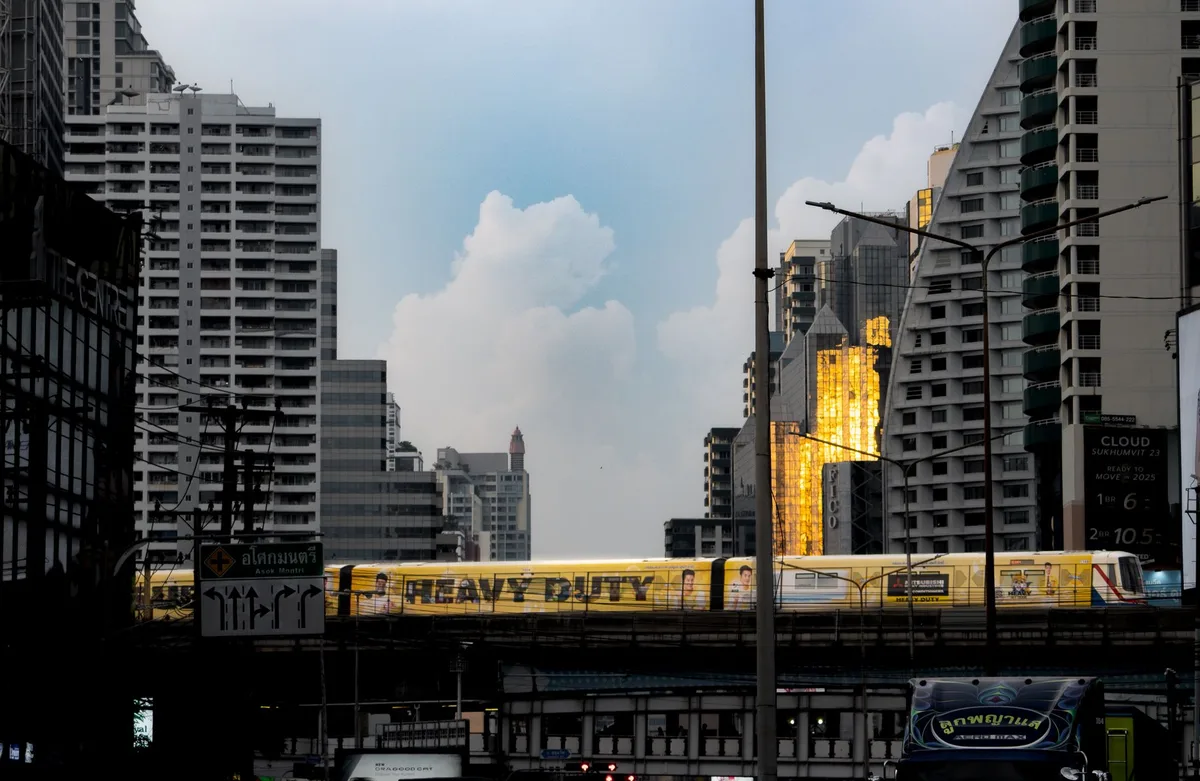 Bangkok mid-term letting, BTS Skytrain crossing a city street