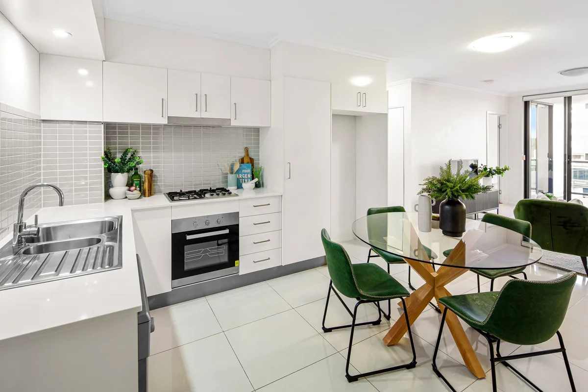 Open-plan kitchen and dining room