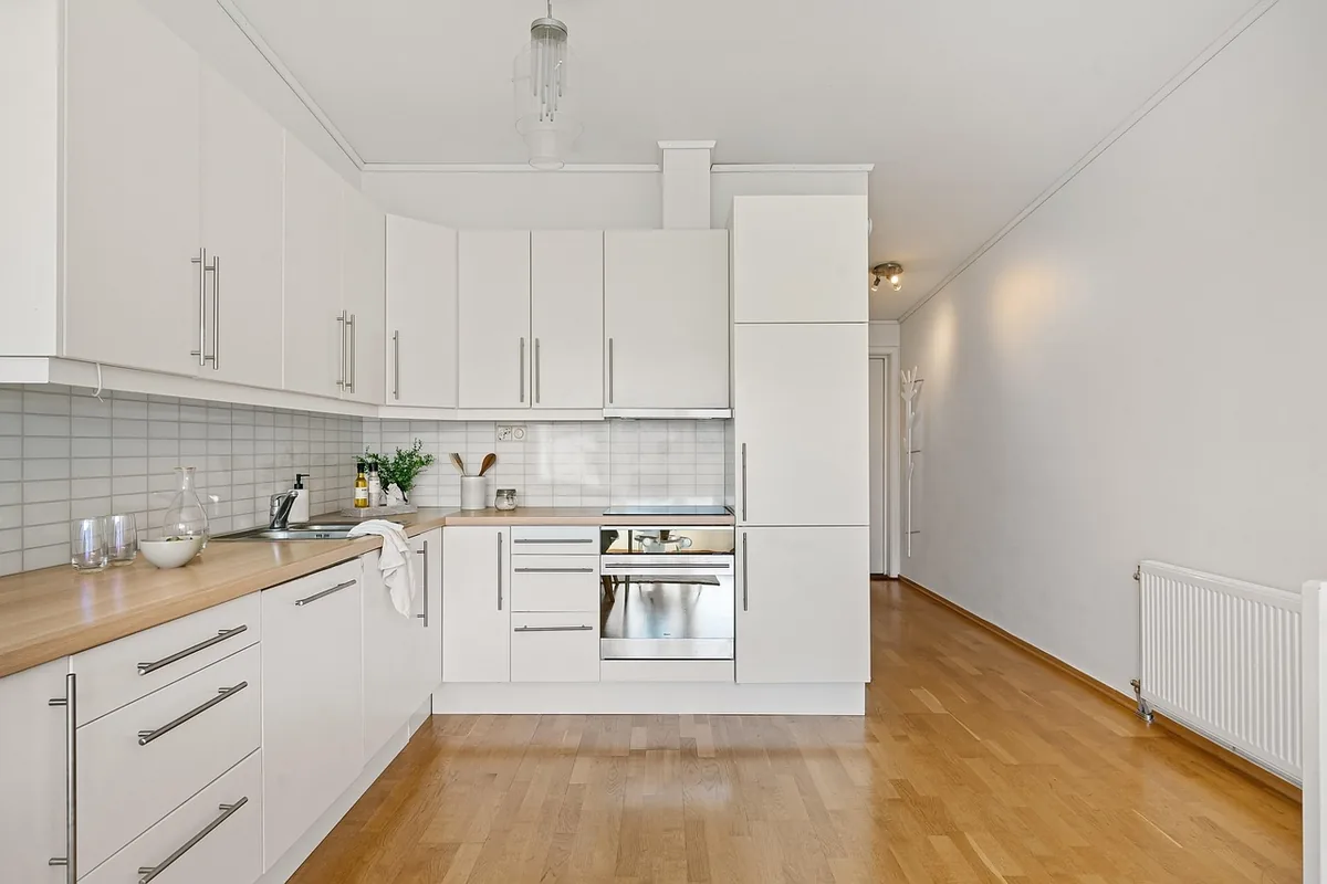 Open-plan kitchen and dining room
