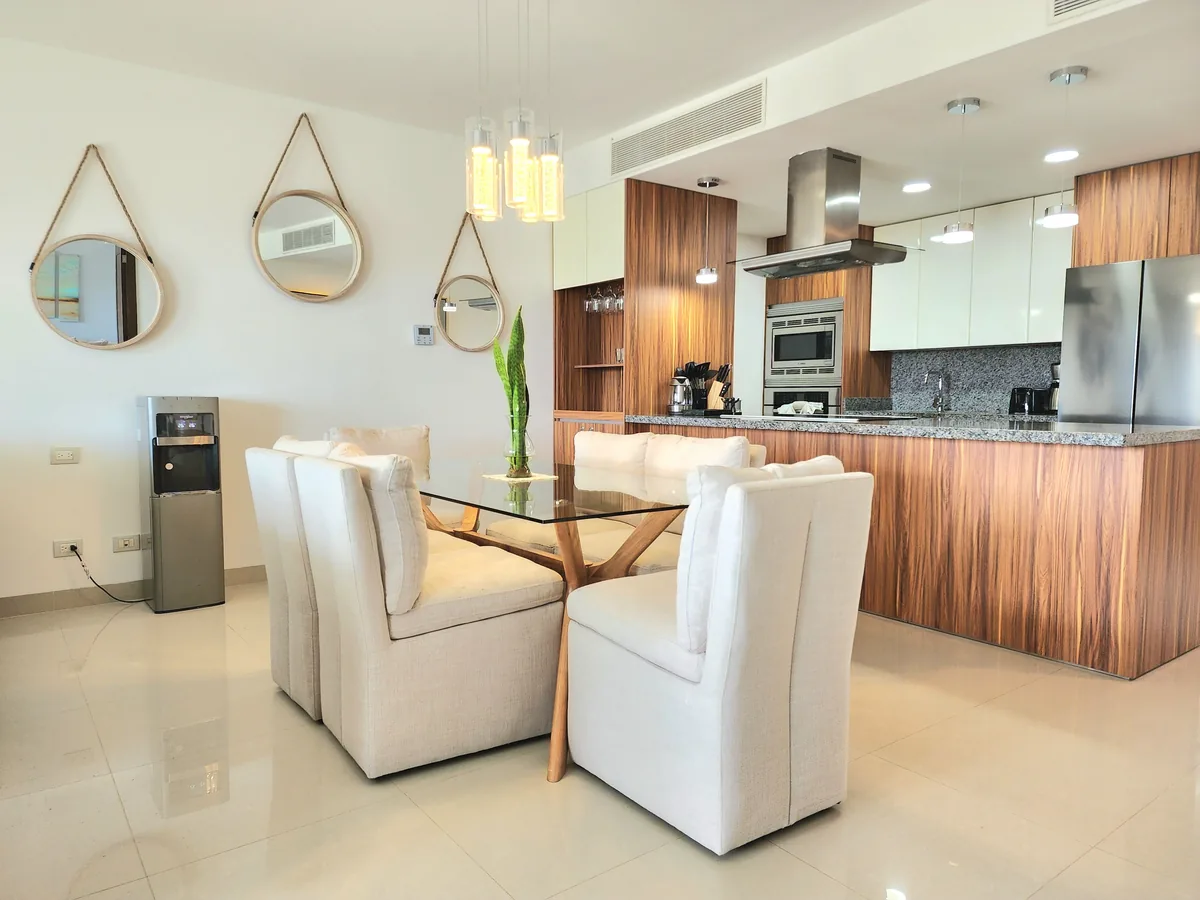 Open-plan kitchen and dining room