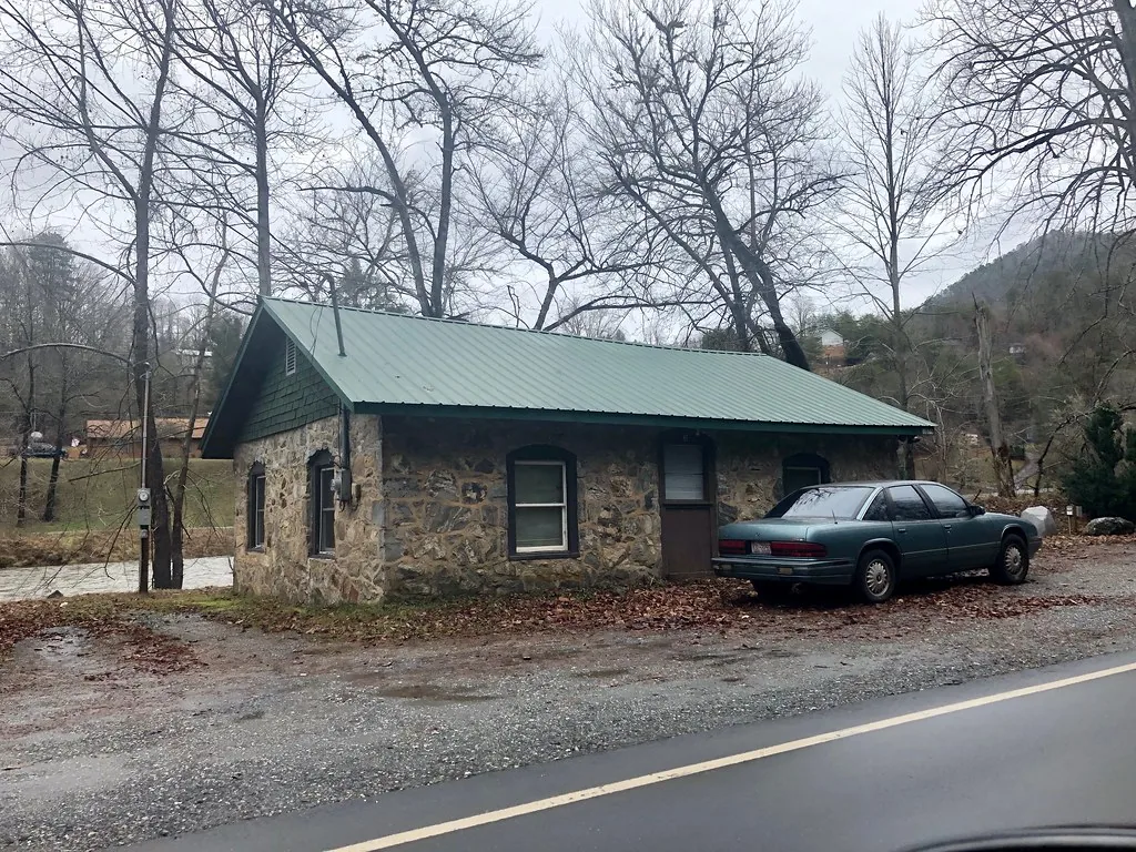 Airbnb Property Management in Auburn, California: 7 Companies Compared
