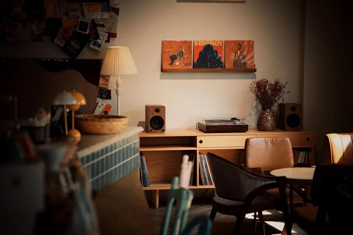 Mid-century modern living room