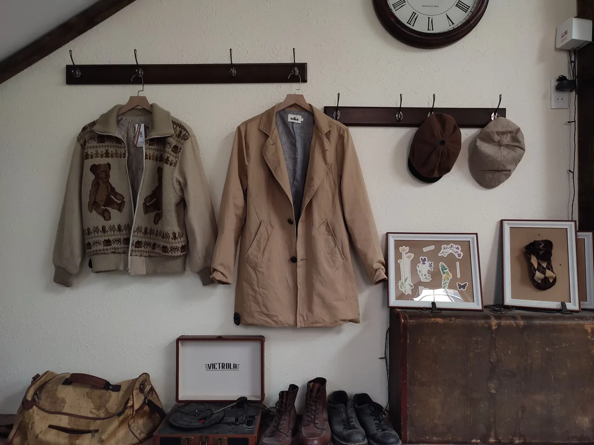 Entrance hall with coat hooks