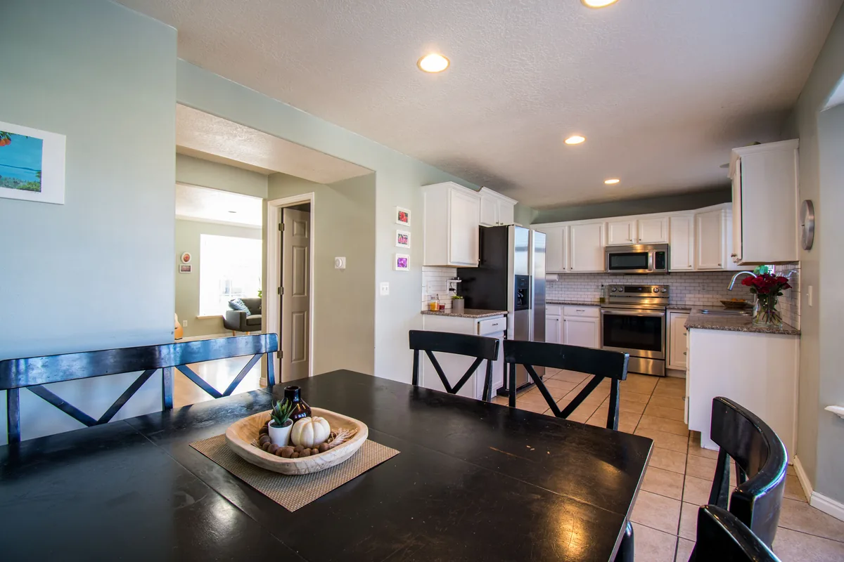 Open-plan kitchen and dining room