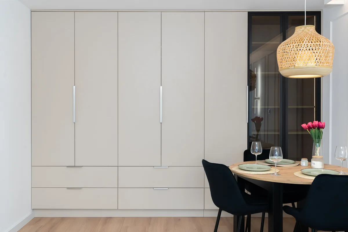 Open-plan kitchen and dining room