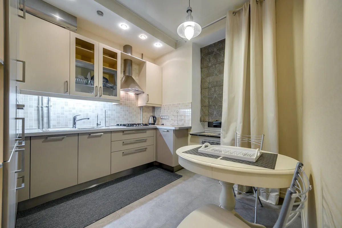 Open-plan kitchen and dining room
