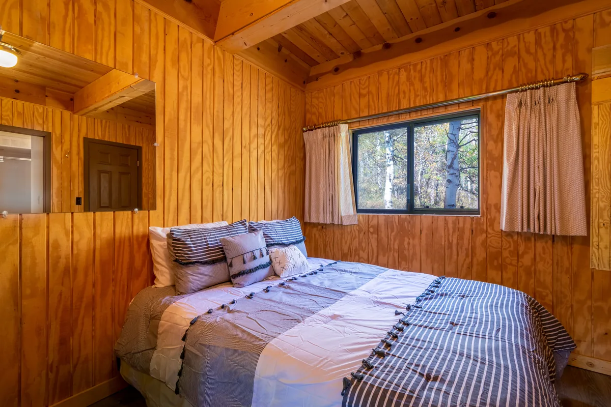 Airbnb Property Management in Pleasanton, Texas: 7 Companies Compared